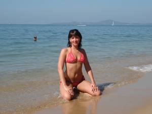 Two girls on Vacation x 40 c7bh5p1g47
