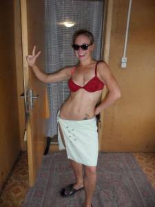 Five naked girls, fun in Sauna x 125 77bh7ilgbe