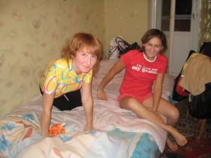 2 teens posing in Room x 48 47bh669f1r