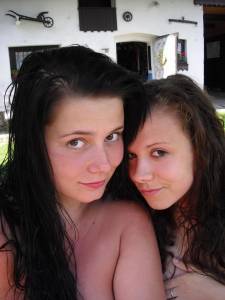 Teens Enjoy a Small pool in the Backyard x 104 b7bh42un71