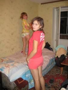 2 teens posing in Room x 48 t7bh66jaan