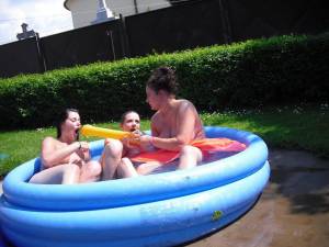 Teens Enjoy a Small pool in the Backyard x 104-d7bh41urrv.jpg