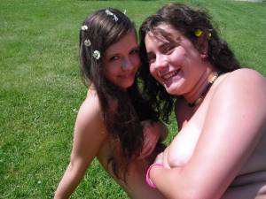 Teens Enjoy a Small pool in the Backyard x 104-77bh412kgl.jpg