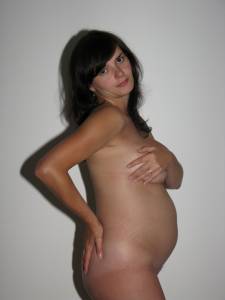 Pregnant-Renata-x91-a7bh9cjdbj.jpg