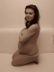 Pregnant Renata x91-b7bh9d7ovo.jpg