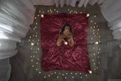 Sofi Ryan Cumming By Candle Light 299x 2495x1663 r7bii46f2j