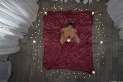 Sofi Ryan Cumming By Candle Light 299x 2495x1663 i7bii63210