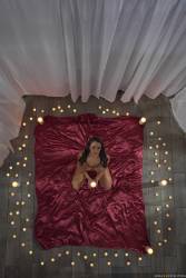 Sofi Ryan Cumming By Candle Light 299x 2495x1663 y7bii43wfv