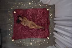 Sofi Ryan Cumming By Candle Light 299x 2495x1663 r7bii5fywr
