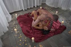 Sofi Ryan Cumming By Candle Light 299x 2495x1663 r7bii89d72