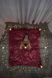 Sofi Ryan Cumming By Candle Light 299x 2495x1663 67bii44ula
