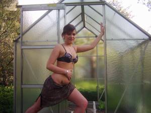 Wife outdoors and in the Gym x 70 c7bi0nsbns