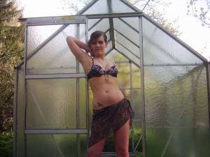 Wife outdoors and in the Gym x 70 m7bi0mqlgm