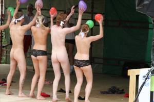 Watch Us Naked On Stage 07bi8ql5f4