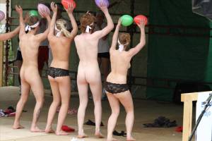 Watch Us Naked On Stage q7bi8qkl4r