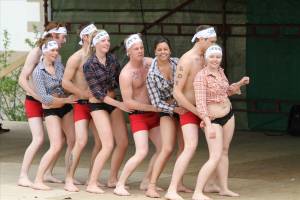 Watch Us Naked On Stage x7bi8ofb5s
