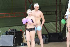 Watch Us Naked On Stage-k7bi8oks5n.jpg