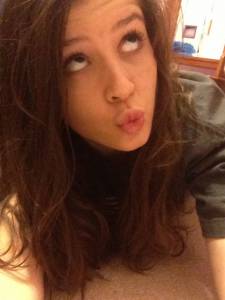 Cute amateur Teen has fun at home [677 Pics] u7b08qbv11