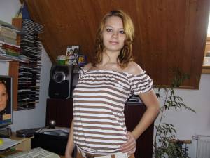 Beautiful redhair teen showing all x248 b7b045cje5