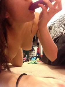 Cute amateur Teen has fun at home [677 Pics] u7b089b0my