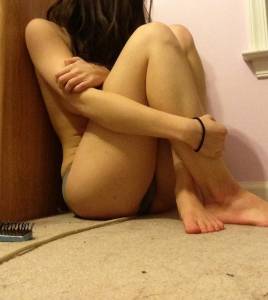 Cute amateur Teen has fun at home [677 Pics] q7b08sffaz
