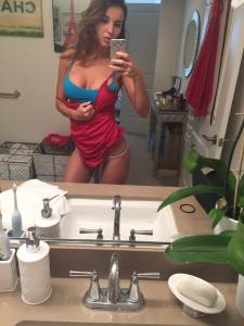 Beautiful, young with amazing Body x 74 s7bij3735j