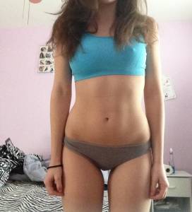 Cute amateur Teen has fun at home [677 Pics] n7b08otv4g
