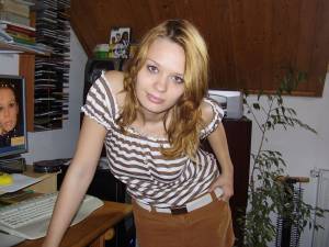 Beautiful redhair teen showing all x248 d7b045ef0m