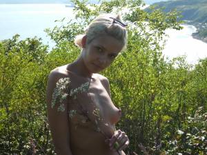 Horny Girlfriend in the Sun After No Sex [x44] o7b1jl30tx