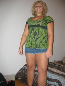 Shower and Posing x 122 67b15vk01w