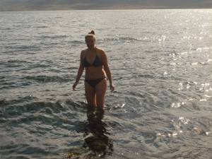 Wife-Lake-Swim-x110-l7b192bp4b.jpg