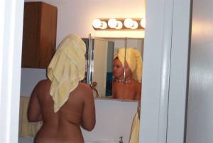 Shower and Posing x 122 y7b15v0suu