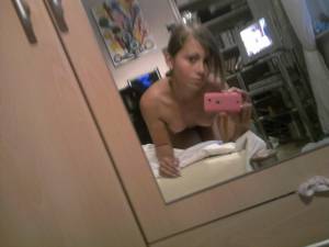 Found My Little Sisters Private Photos!! [x34] h7b1k4gzmv