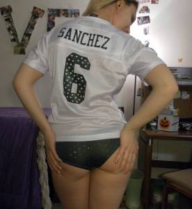 Hot girlfriend posing in bedroom (x63) k7b1pwktes