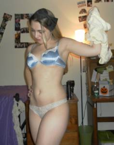 Hot girlfriend posing in bedroom (x63)-w7b1pw2lgd.jpg