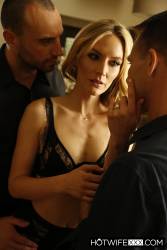 Mona Wales Gets To Play A Game - 5800px o7b3av6jp4