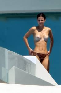Lena Meyer-Landrut Caught Topless! a7b4h56sfj