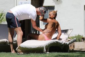 Melanie Brown Topless At A Resort In Desert Springsh7b4h2ptor.jpg