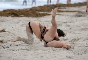 Eugenie Bouchard Nip Slip On The Beach In Miamiv7b4h650zl.jpg