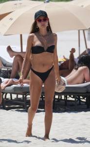 Patricia Contreras Topless On The Beach In Miami f7b4h5xjpn
