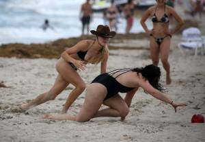 Eugenie Bouchard Nip Slip On The Beach In Miamip7b4h6lbel.jpg