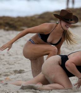 Eugenie Bouchard Nip Slip On The Beach In Miami-37b4h632ce.jpg