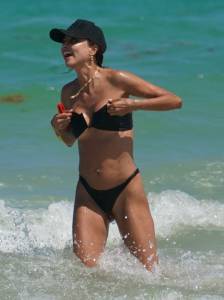 Patricia Contreras Topless On The Beach In Miami 47b4h5ocdv