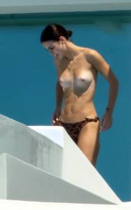 Lena Meyer-Landrut Caught Topless! r7b4h59jds