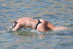 Olympia Valance Topless On The Beach In Mykonos o7b42su4cc