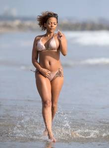 Sundy Carter Topless On The Beach In Malibum7b4hjif1n.jpg