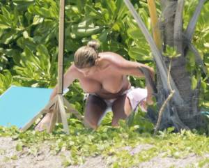 Katie Price Topless On A Beach In Miamig7b4h8szhl.jpg