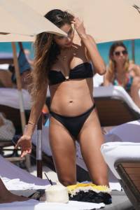 Patricia Contreras Topless On The Beach In Miami77b4h5r6ur.jpg