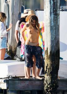 Olympia Valance Topless Candids While Changing For A Photo Shoota7b47m3bf7.jpg