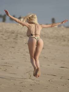 Courtney Stodden â€“ Bikini Candids in Los Angeles-u7b4ndvyl6.jpg